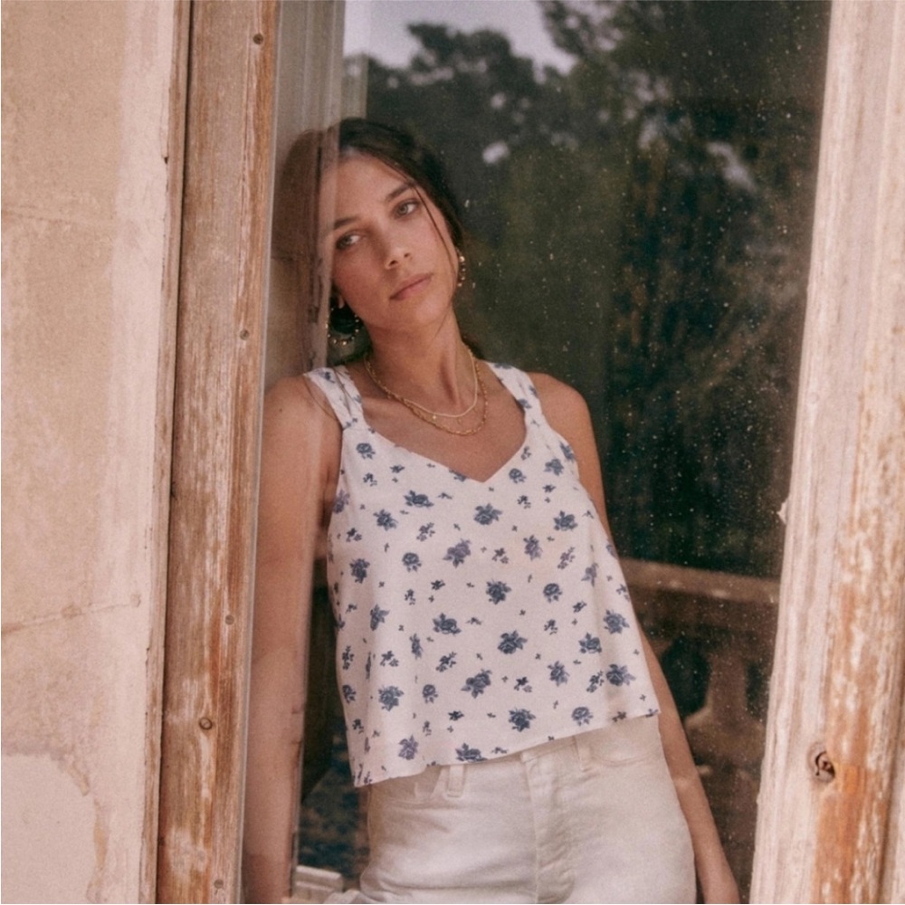 Sezane Floral White and Blue Women's Top. French Size 34/US size 2 (S)